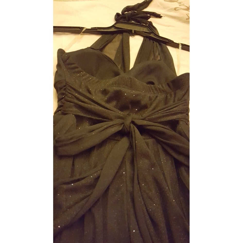 BLACK DRESS - Picture 3 of 4